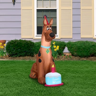 Airblown-Birthday Scooby-SM-WB - 42.13 x 20.87 x 38.58 - 42.13 x 20.87 x 38.58