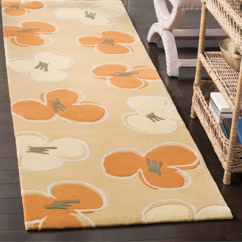 SAFAVIEH Handmade Soho Sarai Daisy N.Z. Wool Rug - 2'6" x 12' Runner - Gold
