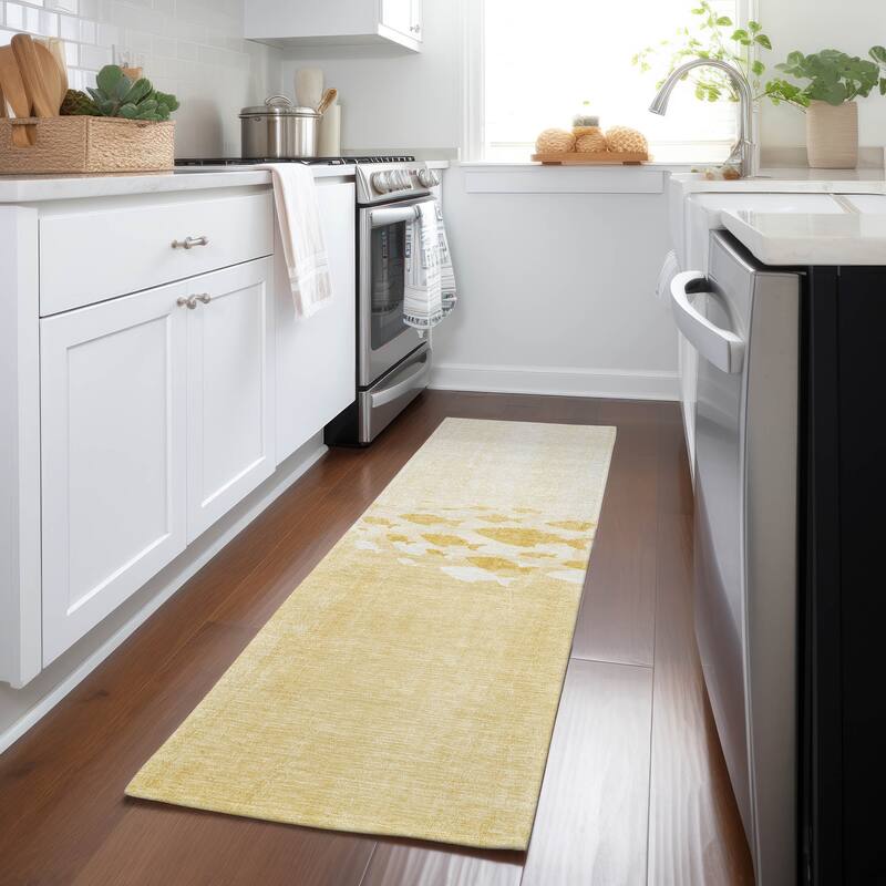 Machine Washable Indoor/ Outdoor Chantille Modern Sea Life Rug - Gold - 2'3" x 7'6"