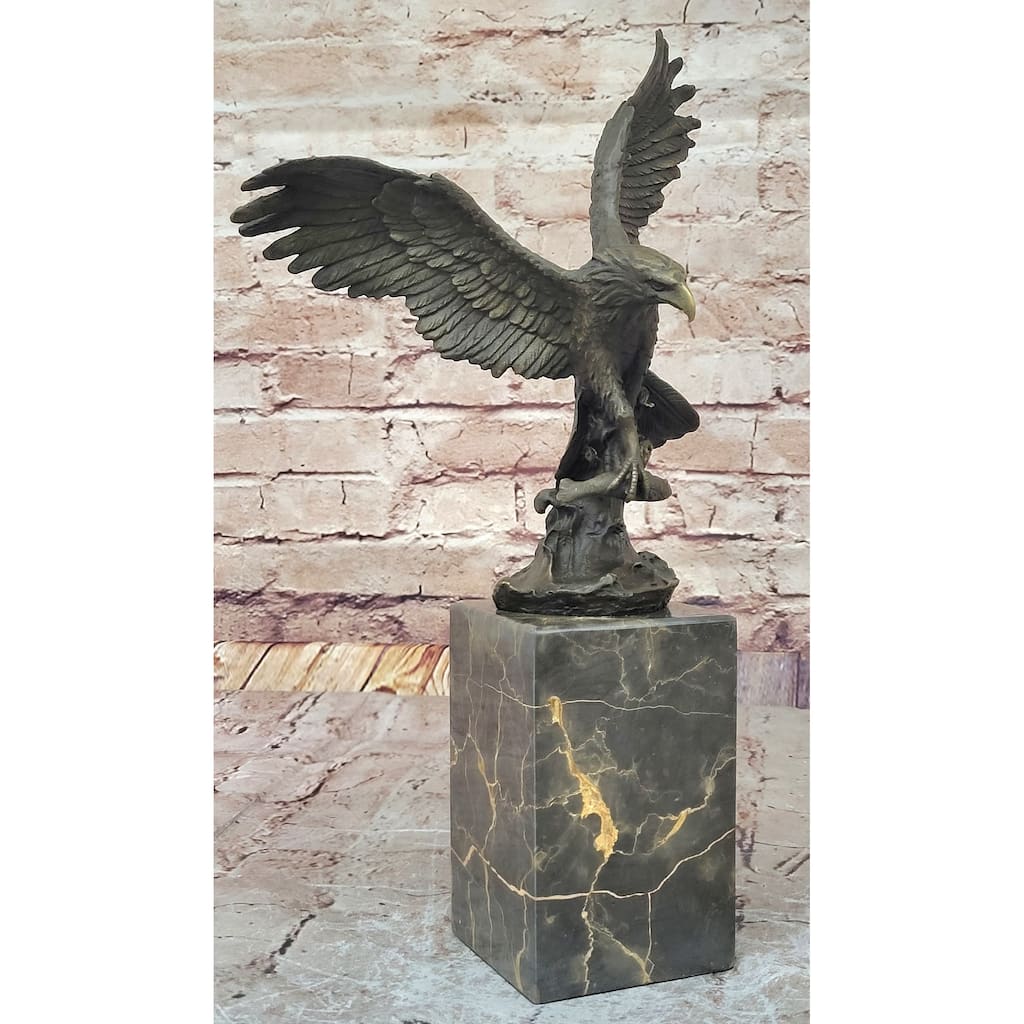 Swooping Eagle Catching Fish Hot Cast Wildlife Bronze Sculpture Statue Figurine