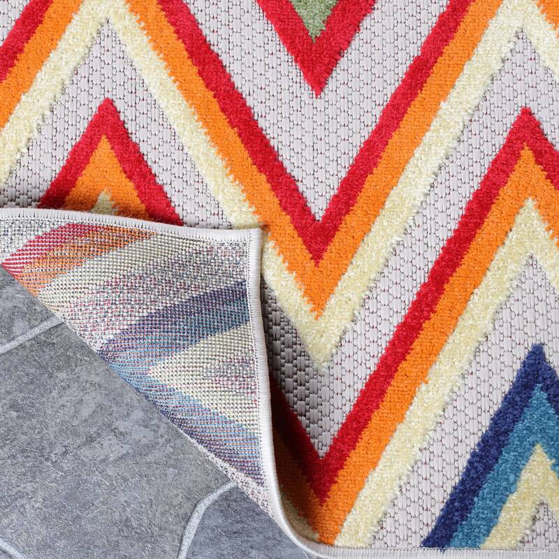 Superior Modern Zig-Zag Geometric Indoor Outdoor Runner or Area Rug
