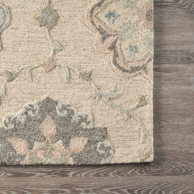 Sevita Traditional Floral Garden Wool Area Rug