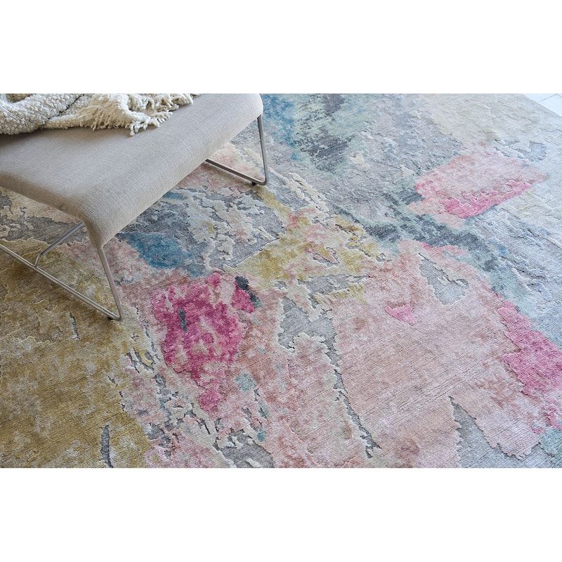 EXQUISITE RUGS Floor Art Hand-knotted Bamboo Silk Silver/Blush Area Rug.