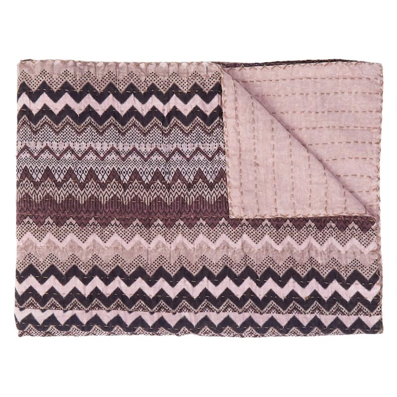 HomeRoots 50" X 70" Pink And Black Cotton Quilted Chevron Plush Throw Blanket