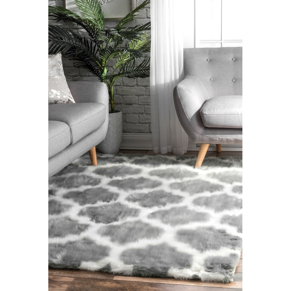 Nuloom Faux Sheepskin Shaunna Area Rug