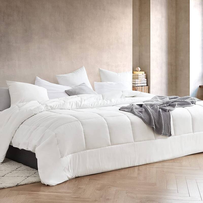 Nomadic™ Alaskan - Ultimate Oversized King Comforter (120" x 120")