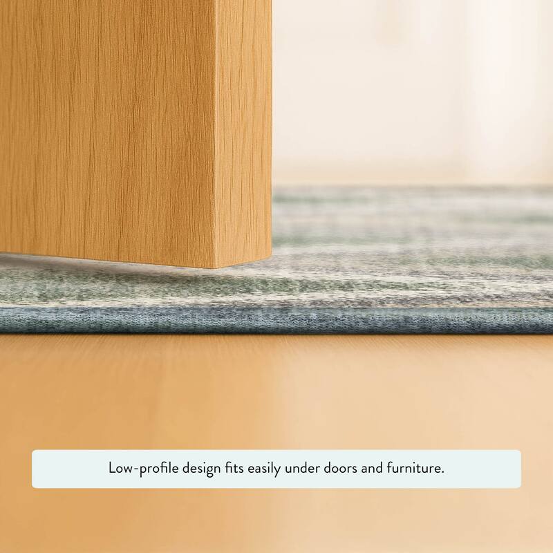 Machine Washable Indoor/ Outdoor Modern Chevron Chantille Rug