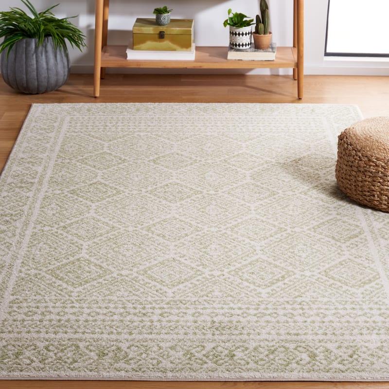 SAFAVIEH Tulum Yolonda Rustic Moroccan Boho Rug