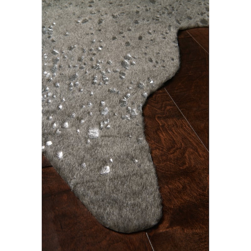 Alexander Home Sierra Faux Cowhide Rug - 6'2" x 8'