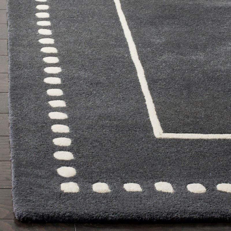 SAFAVIEH Handmade Bella Alverta Dotted Border Wool Rug