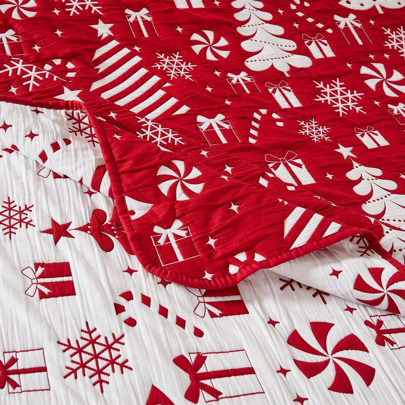 Daru 3 Piece Queen Quilt Set, Red and White Polyester, Christmas Theme