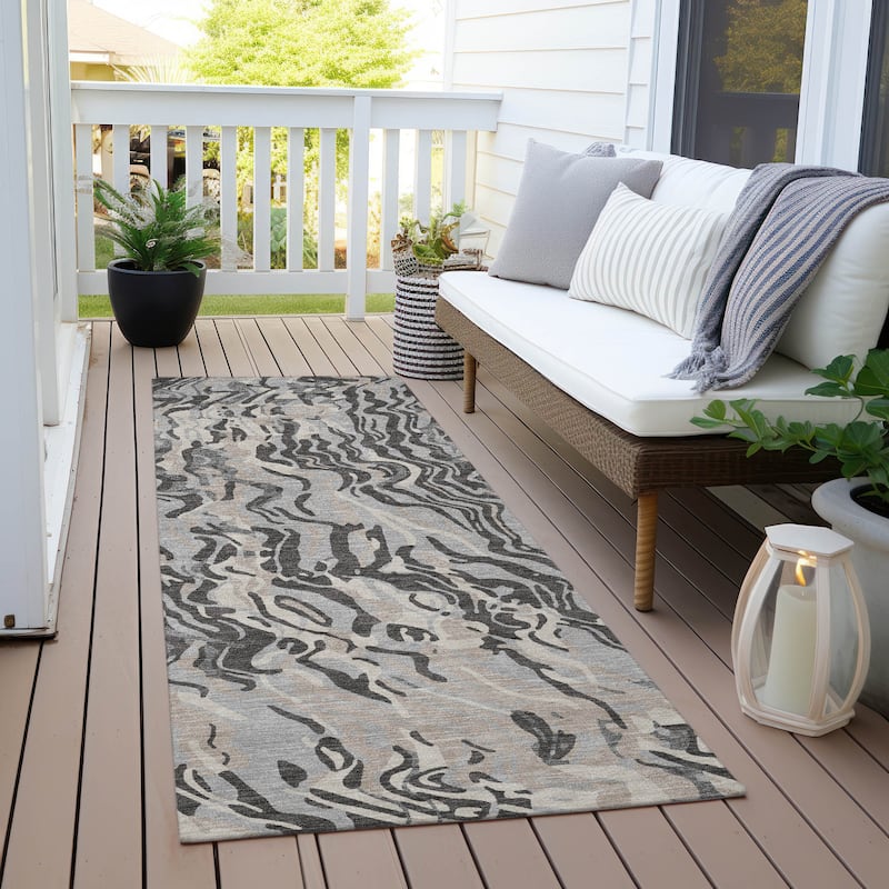 Machine Washable Indoor/ Outdoor Abstract Flow Chantille Rug