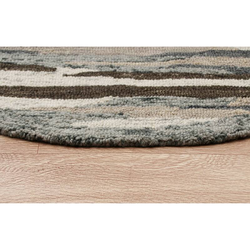 Sevita Distressed Cabin Camouflage Round Rug