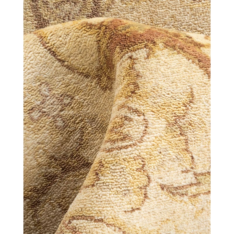 Overton Handknotted Wool Contemporary Floral Ivory Area Rug - 4' x 6'