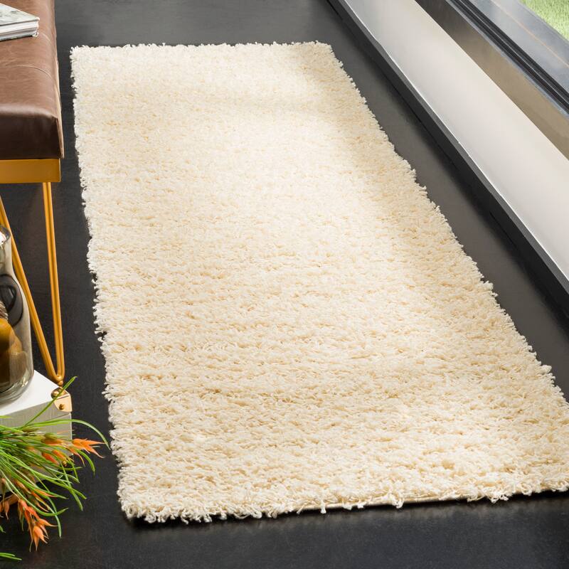 SAFAVIEH Athens Shag Ilaha 1.5-inch Thick Rug - 2'3" x 8' Runner - Ivory