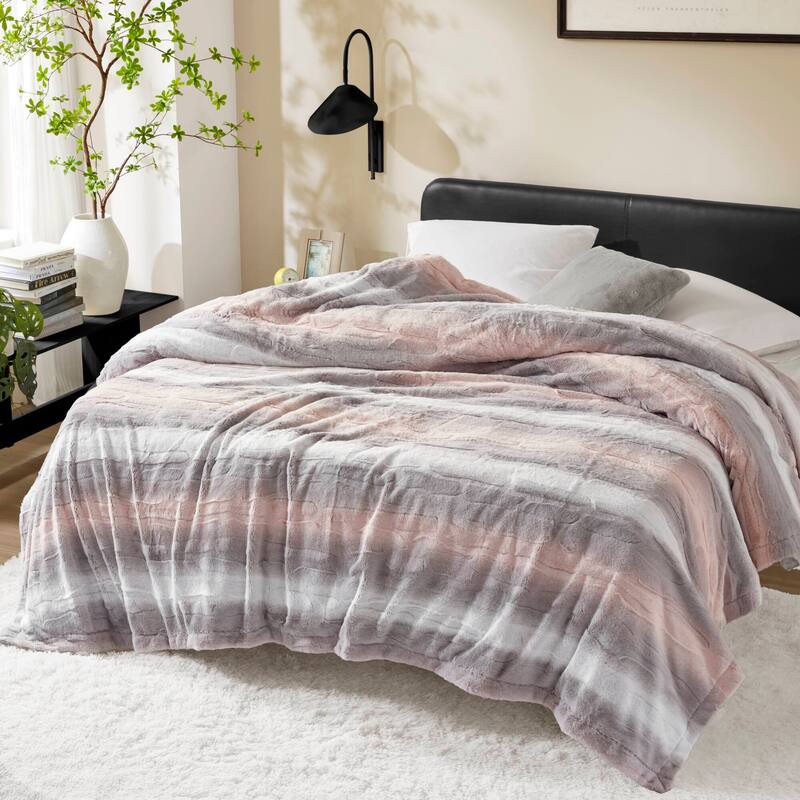 Madison Park Zuri Faux Fur Blanket