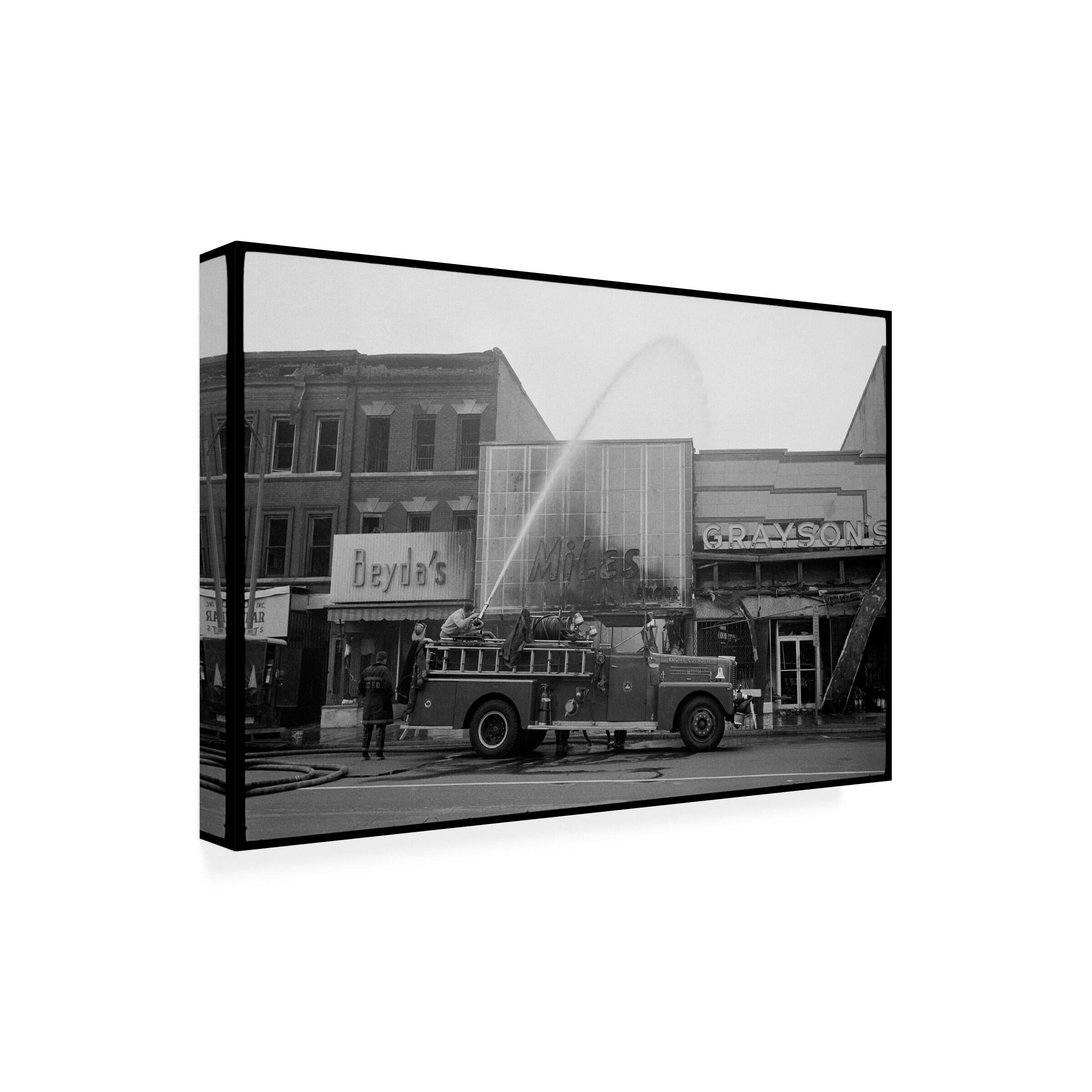 Print Collection 'Aftermath of the April 1968 DC Riot' Canvas Art Bed