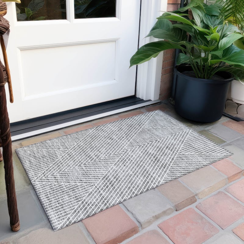 Machine Washable Indoor/ Outdoor Modern Geo Chantille Rug - Gray - 1'8" x 2'6"
