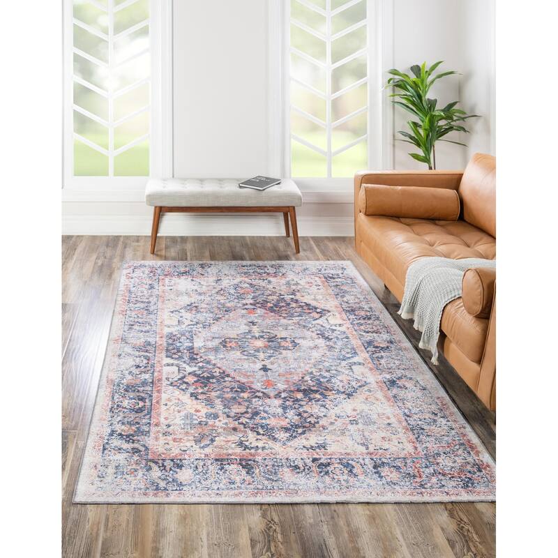 Traditional Tira Collection Area Rug