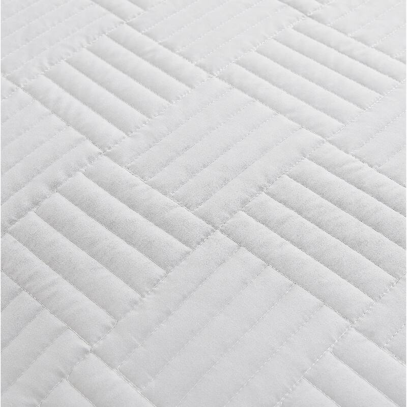 Southshore Fine Linens 3-peice Solid Grid Quilt and Sham Set