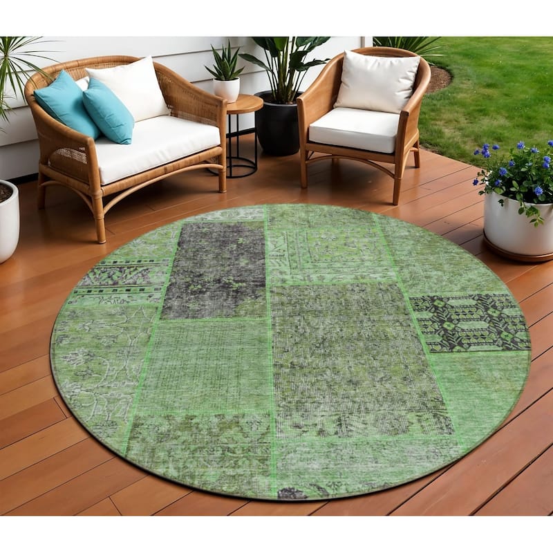 HomeRoots Patchwork Transitional Rectangle Outdoor Rug - 8' Round