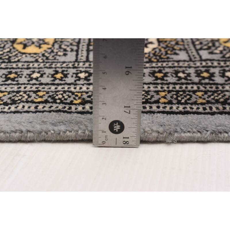 Finest Peshawar Bokhara Grey Rug 5'6" x 8'1" - 5'6 x 8'1
