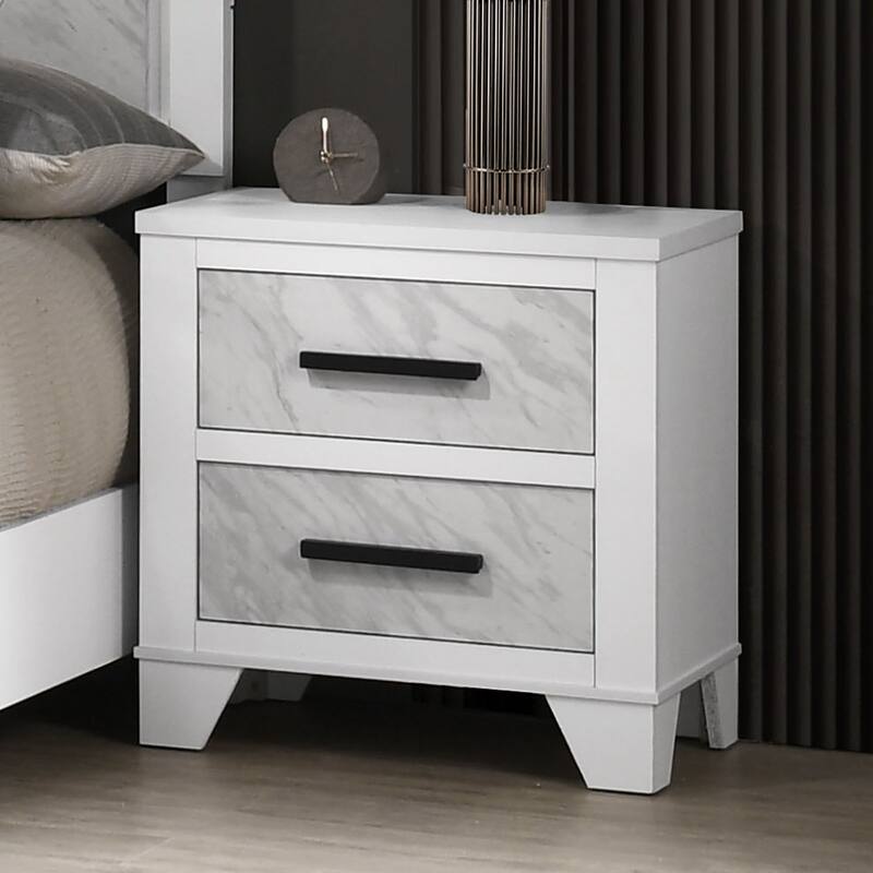 Contemporary 3pc White Finish Bedroom Furniture Set