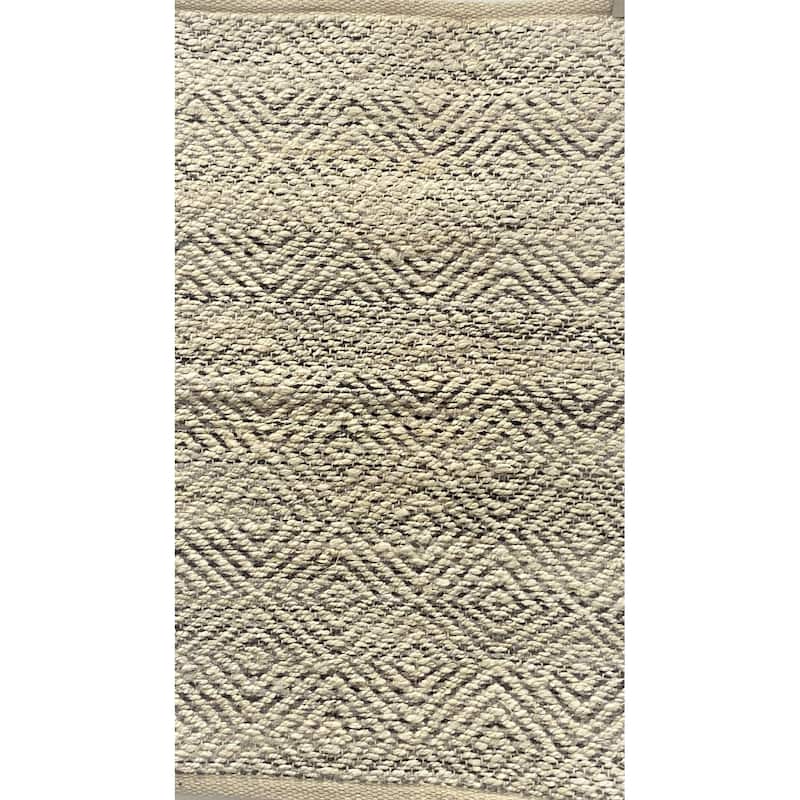 HomeRoots Geometric Mid-Century Rectangle Area Rug - 2' X 4'