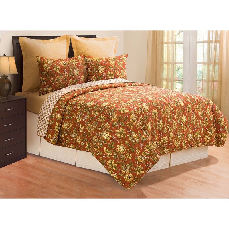 Estelle Quilt Set Collection