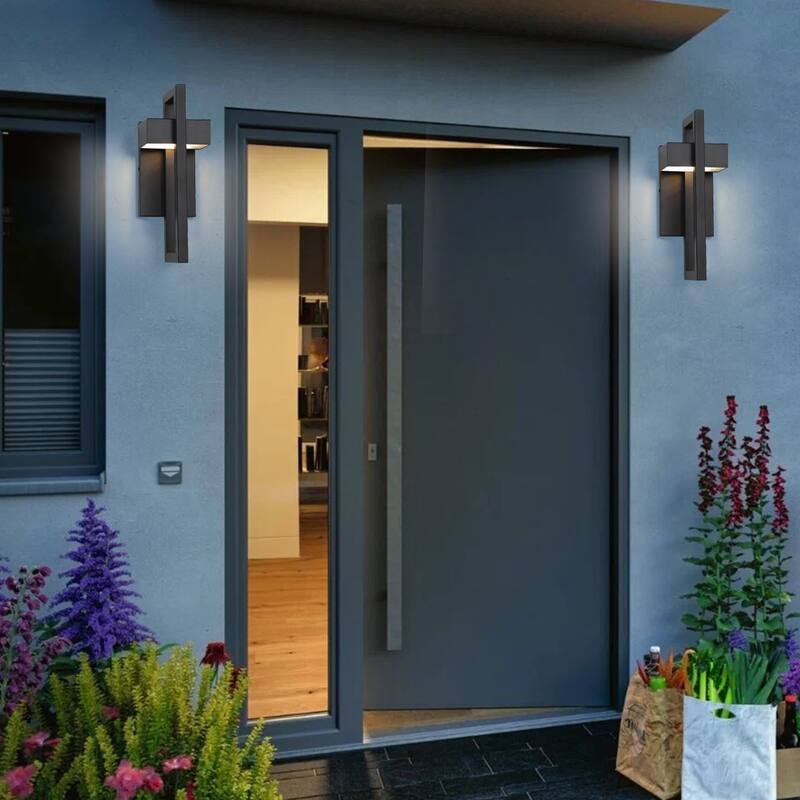 Integrated LED Black Aluminum Outdoor 1-Light Wall Sconce