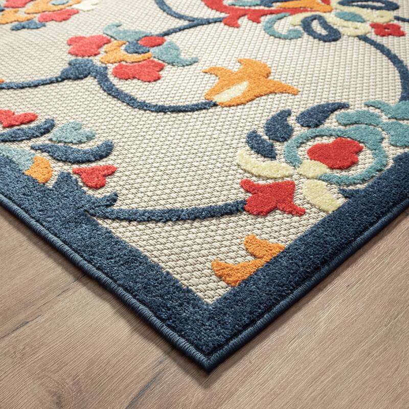 Sevita Floral Damask High-Low Indoor/Outdoor Area Rug
