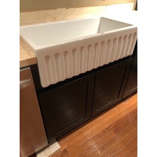 Shop LaToscana Fireclay 33-inch x 18-inch Reversible Farmhouse Sink - Free Shipping Today 