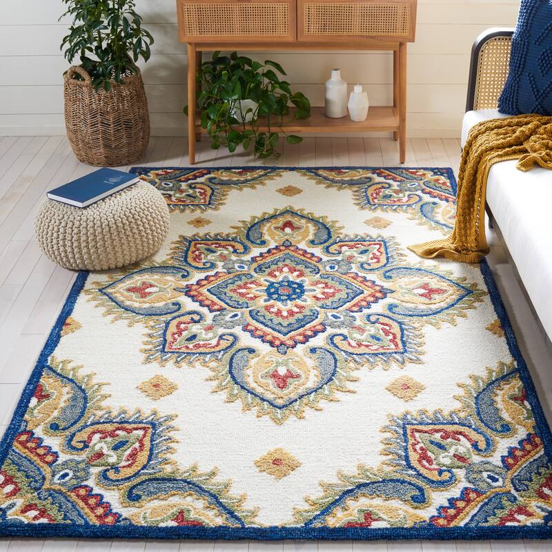 SAFAVIEH Handmade Blossom Annemarijn Medallion Wool Rug - 8' x 10' - Ivory/Green
