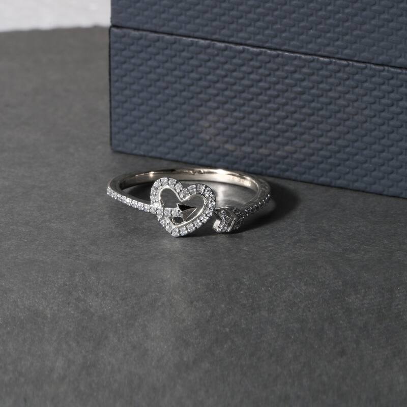 1/8ct TDW Diamond Arrow Heart Ring in 10K Gold for Women