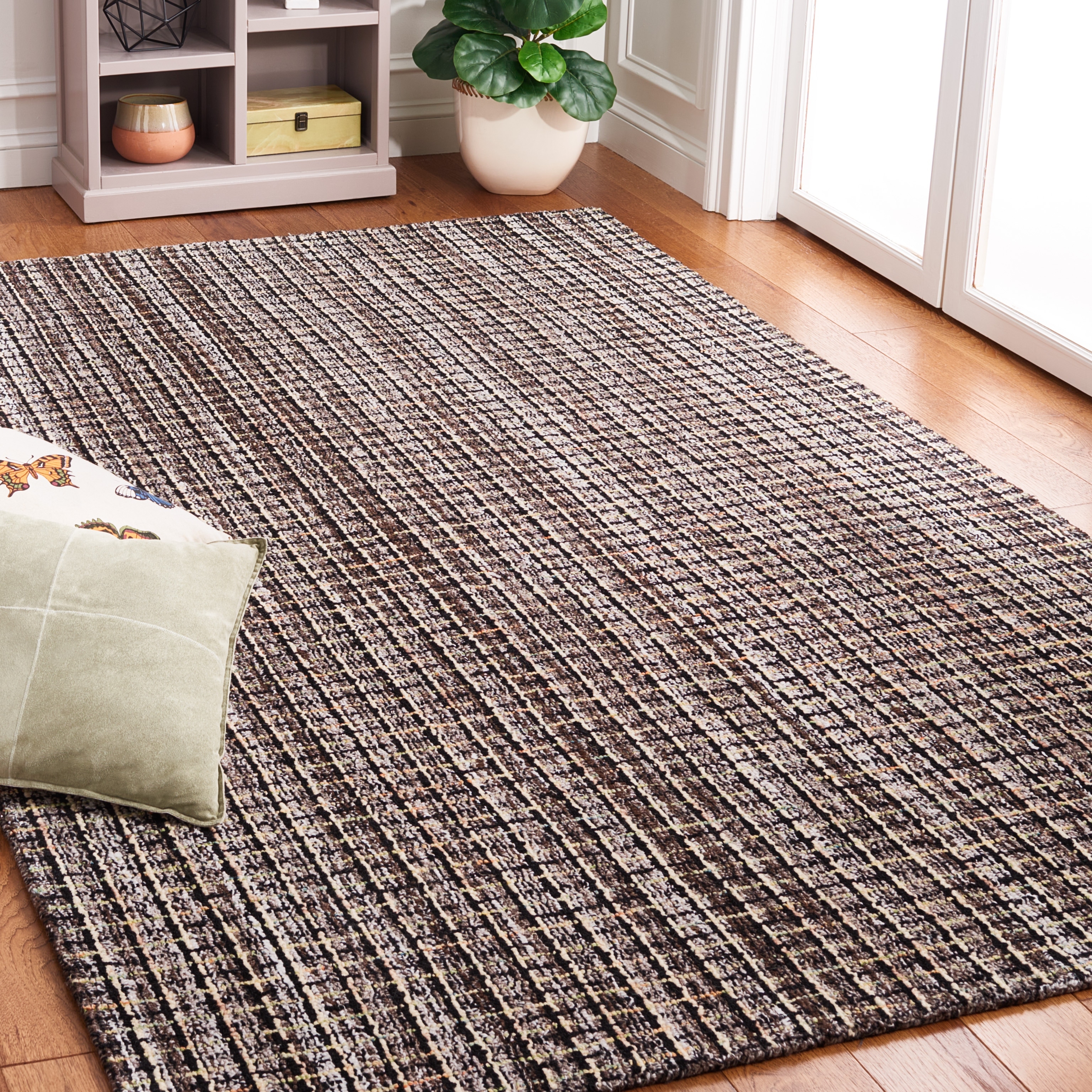 SAFAVIEH Handmade Abstract Vladanka Modern Wool Rug