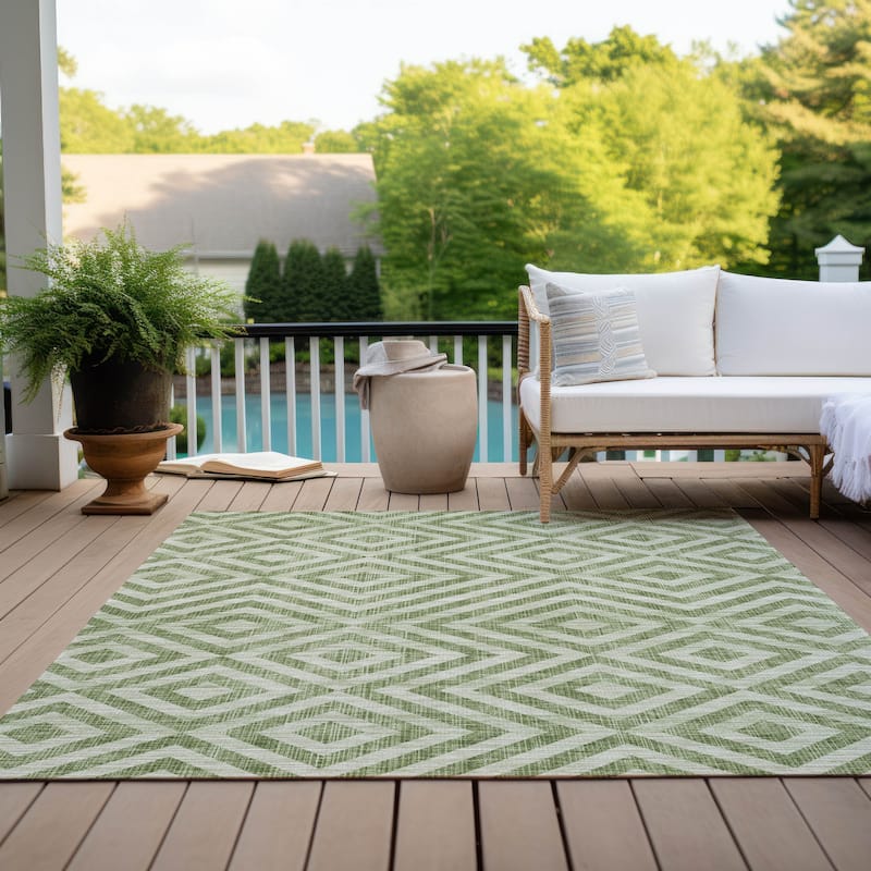 Machine Washable Indoor/ Outdoor Chantille Diamond Geo Rug