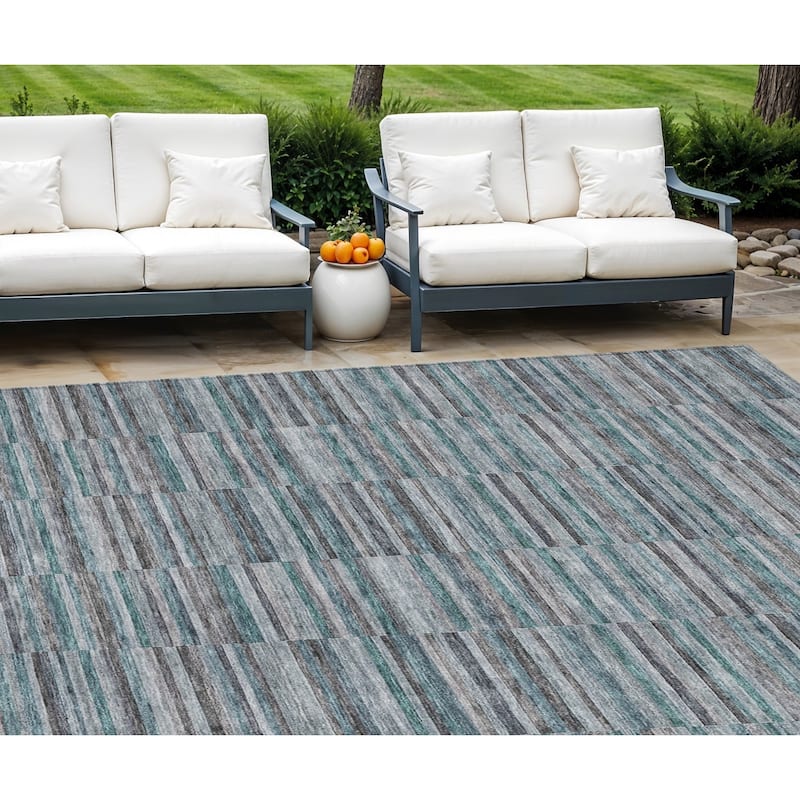 HomeRoots Striped Transitional Rectangle Outdoor Rug - 8' X 10'