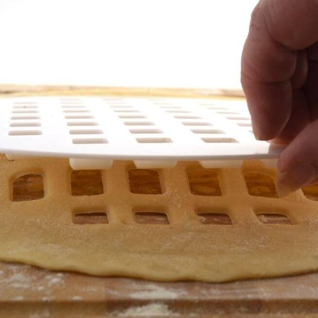 Norpro 9.75" Decorative Lattice Shape Pie Dough Top Crust Cutter