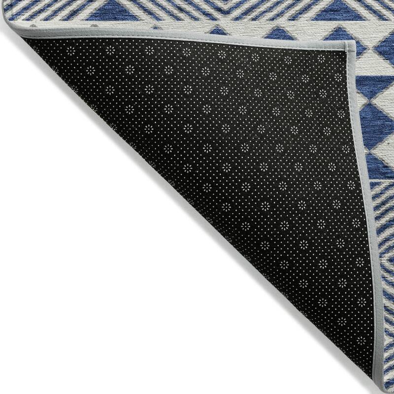 HomeRoots Geometric Transitional Rectangle Outdoor Rug