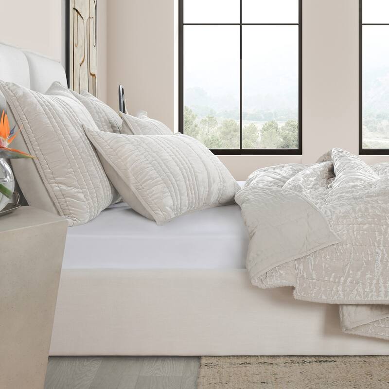 Villa by Classic Home Seville Velvet Quilt