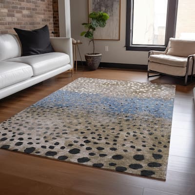 Machine Washable Indoor/ Outdoor Abstract Dots Chantille Rug