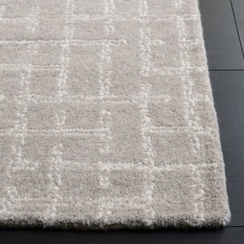 SAFAVIEH Handmade Ebony Karitas Wool Rug