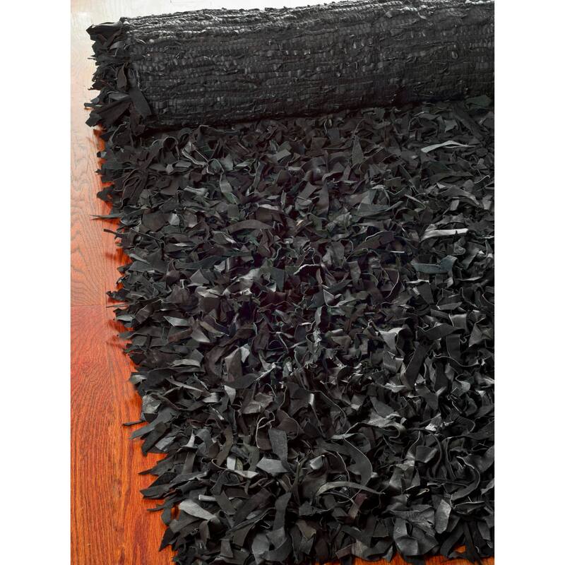 SAFAVIEH Handmade Leather Shag Carlijn Modern Decorative Rug