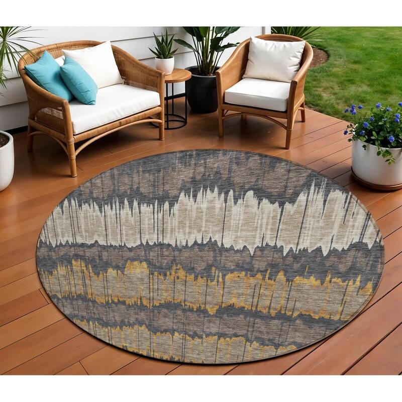 HomeRoots Striped Transitional Rectangle Outdoor Rug - 8' Round
