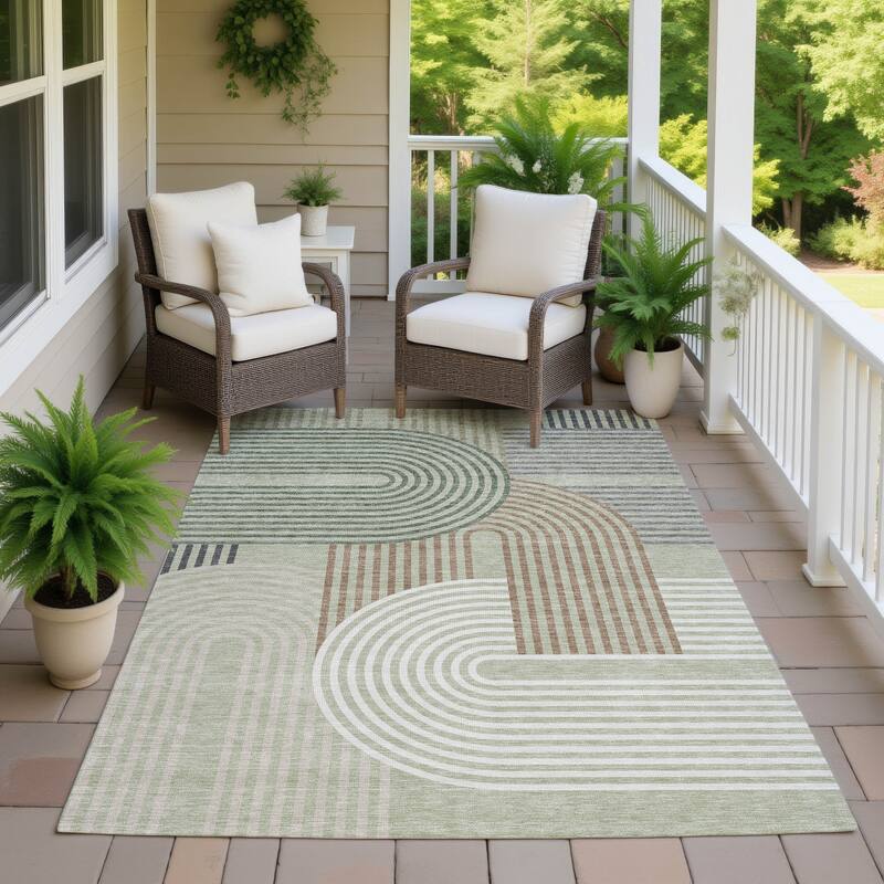 Machine Washable Indoor/ Outdoor Modern Basehor Chantille Rug