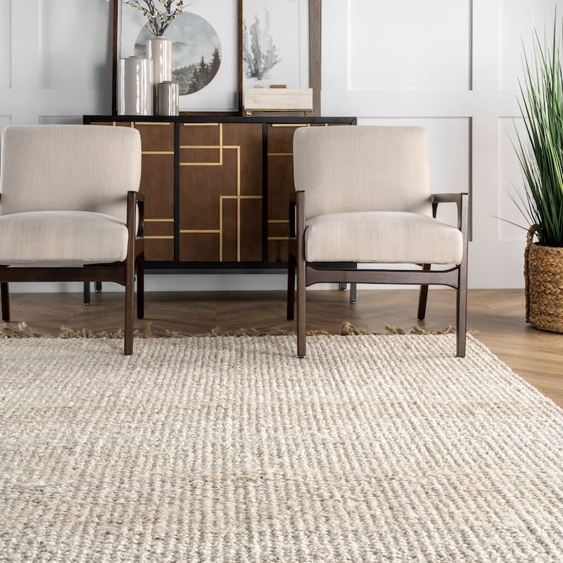 Nuloom Handmade Benavides Tassel Area Rug