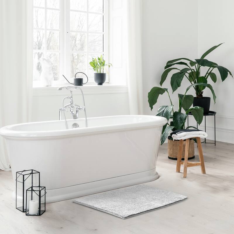 Resort Collection Plush Shag Chenille Bath Mat (17 inches x 24 inches)
