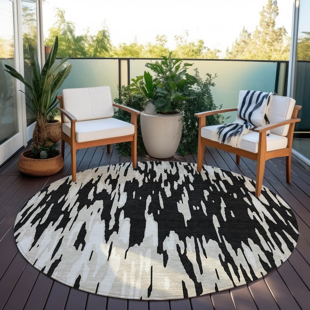 Machine Washable Indoor/ Outdoor Abstract Chantille Rug