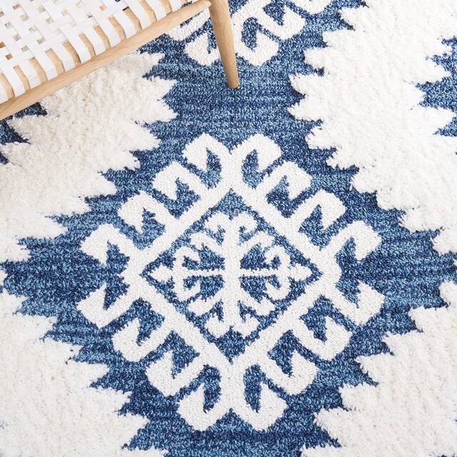 SAFAVIEH Moroccan Tassel Shag Iulieana Boho Tribal 2-inch Thick Rug