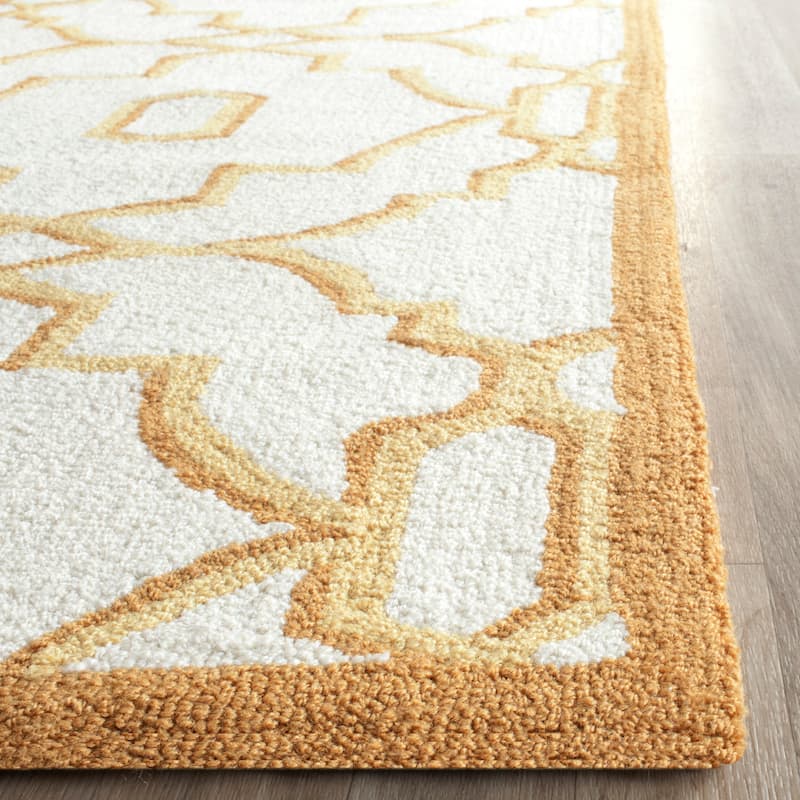 SAFAVIEH Handmade Four Seasons Indrishka Floral Rug